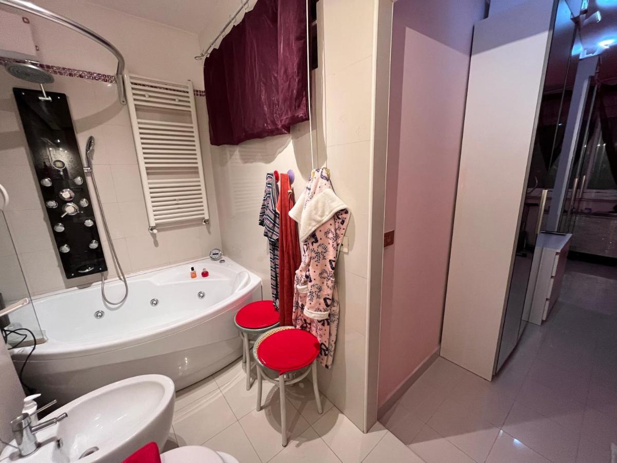 רומא Affitto Due Camere, Due Bagni In Villa מראה חיצוני תמונה